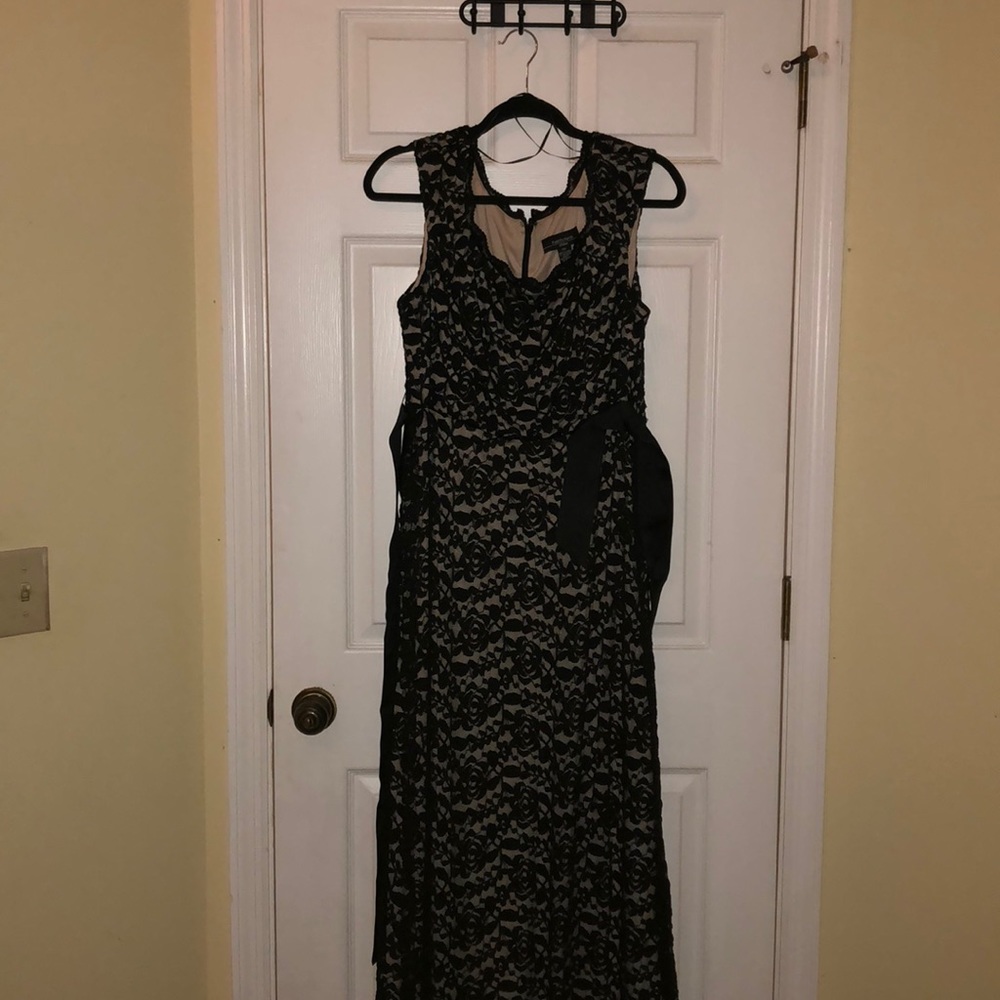 BLACK R&M RICHARDS GOWN